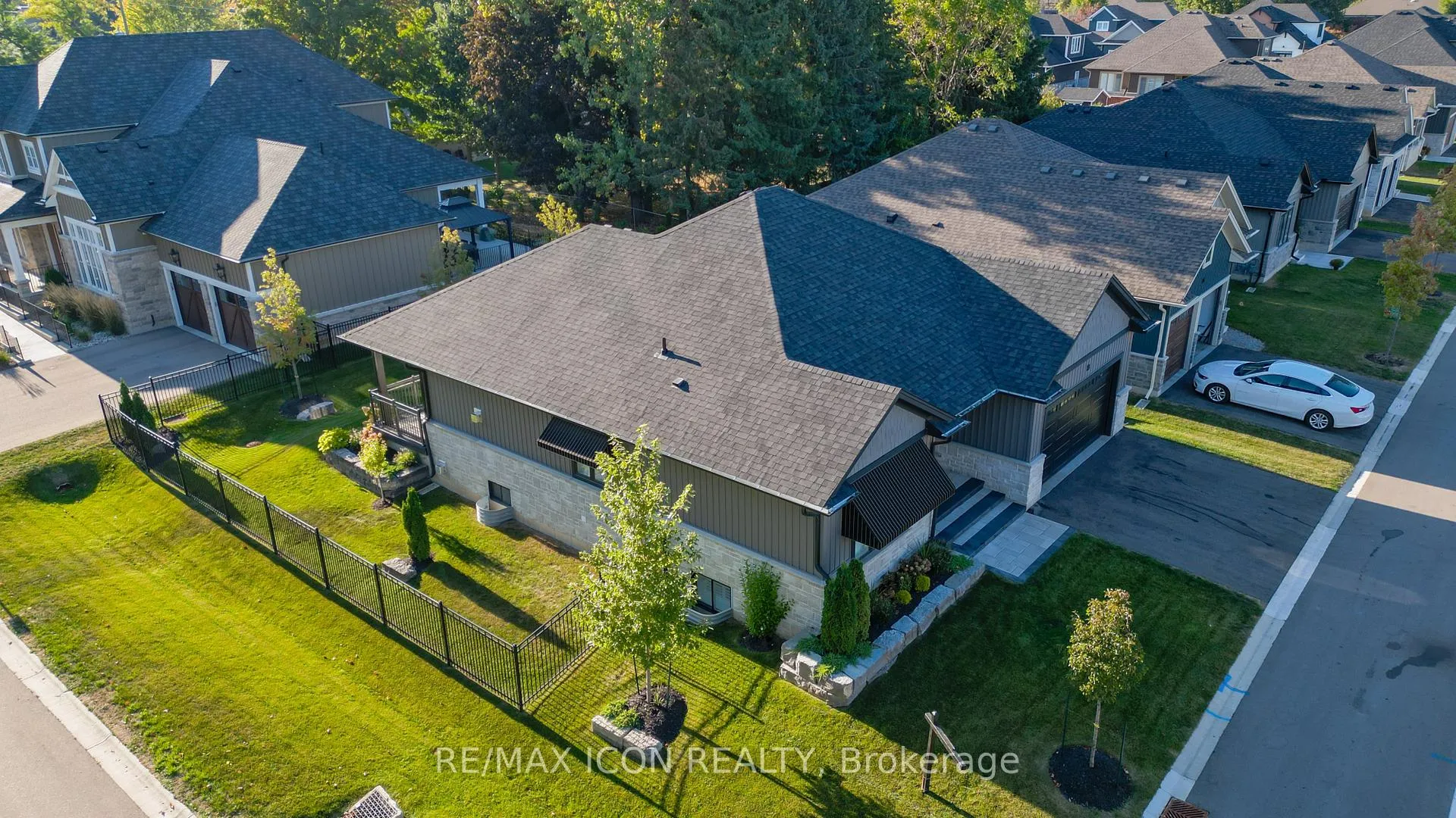 Photo 43 of Unit 13, 68 Cedar Street, Brant, Paris — HOMEH