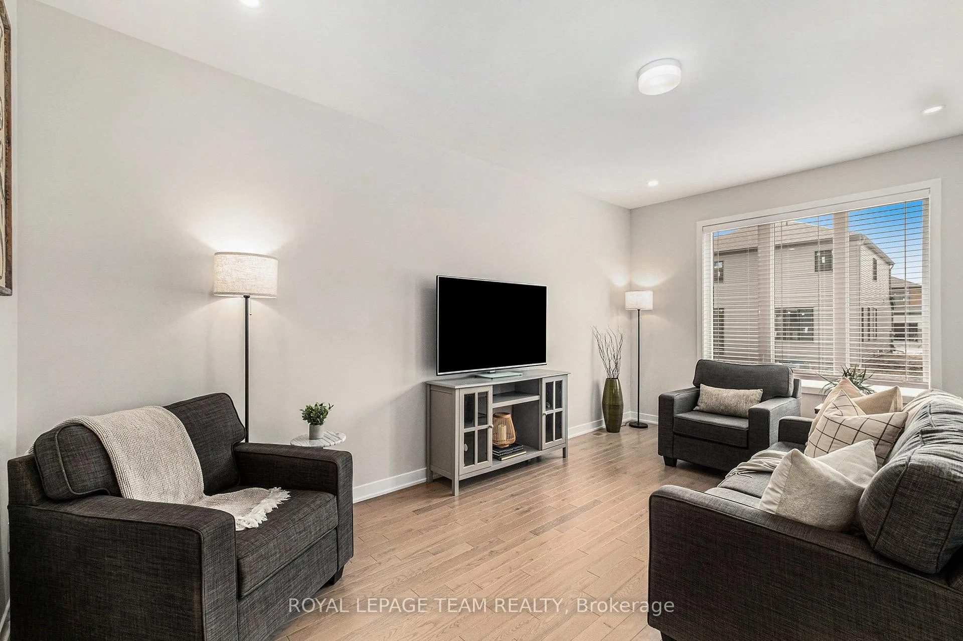 Photo 4 of 149 Robert Perry Street, North Grenville, North Grenville Twp (Kemptville East) — HOMEH