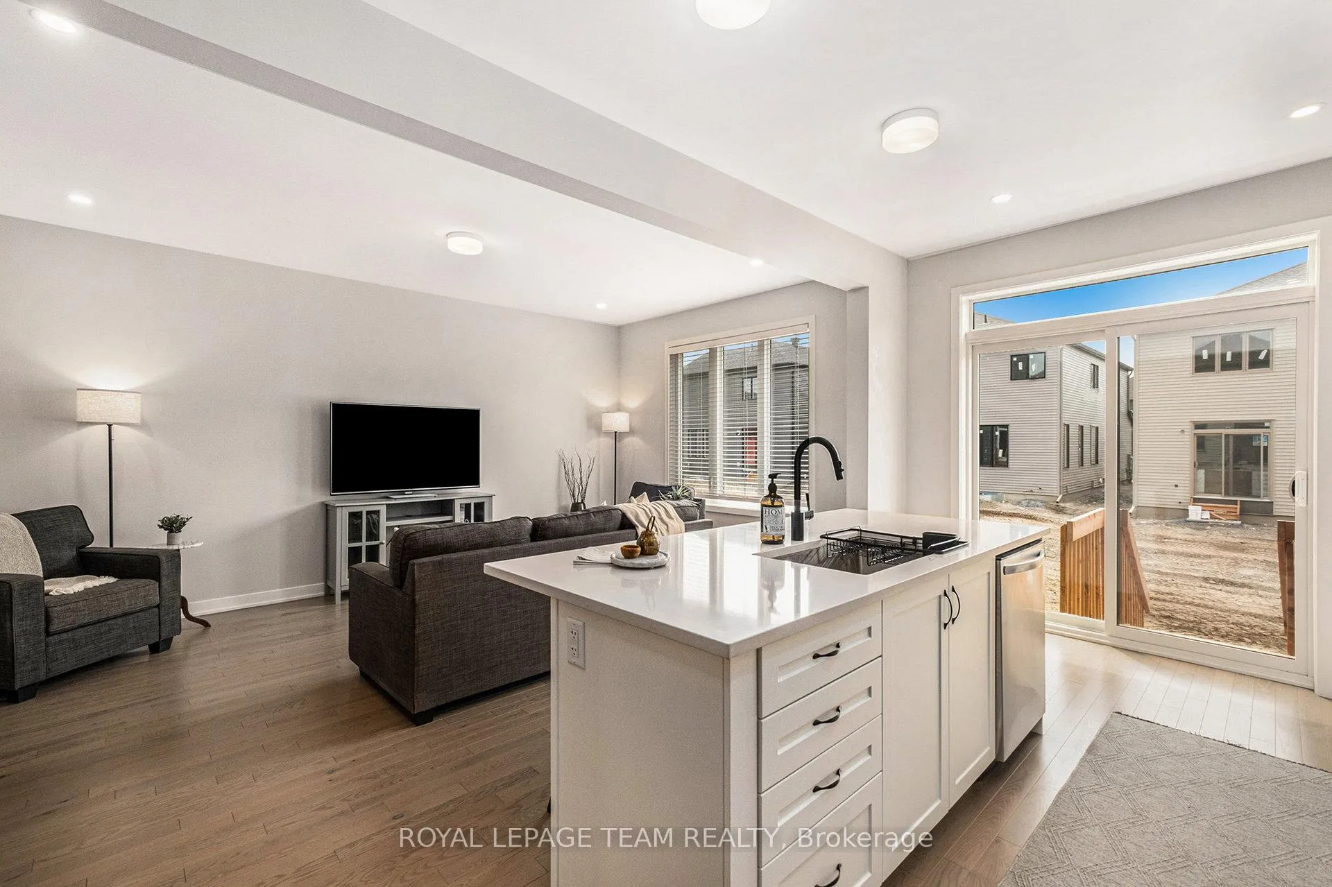 Photo 10 of 149 Robert Perry Street, North Grenville, North Grenville Twp (Kemptville East) — HOMEH