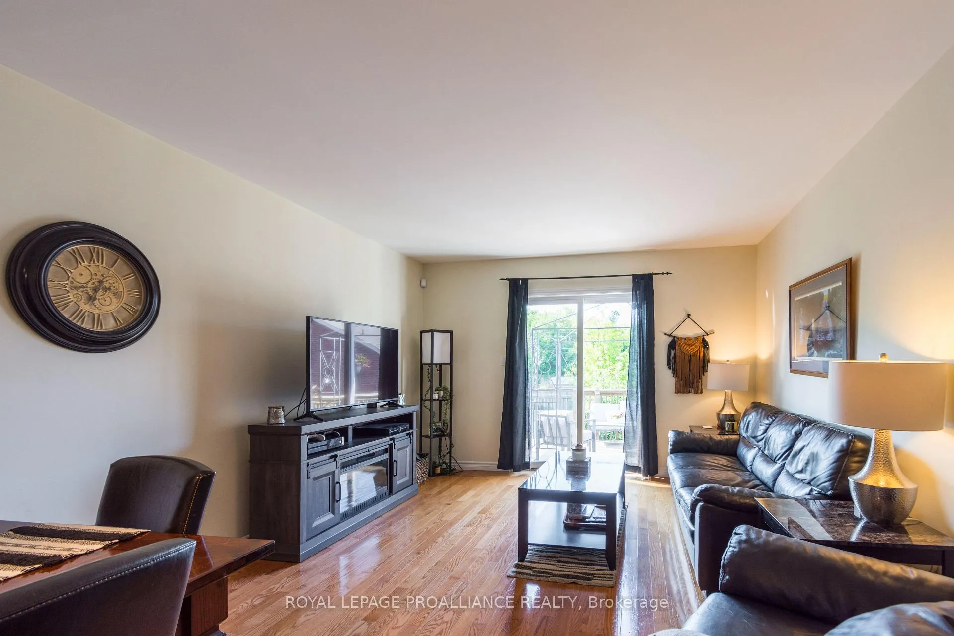 Photo 11 of 15D Gross Street, Brighton — HOMEH