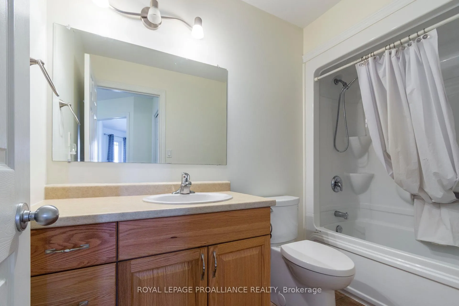 Photo 17 of 15D Gross Street, Brighton — HOMEH