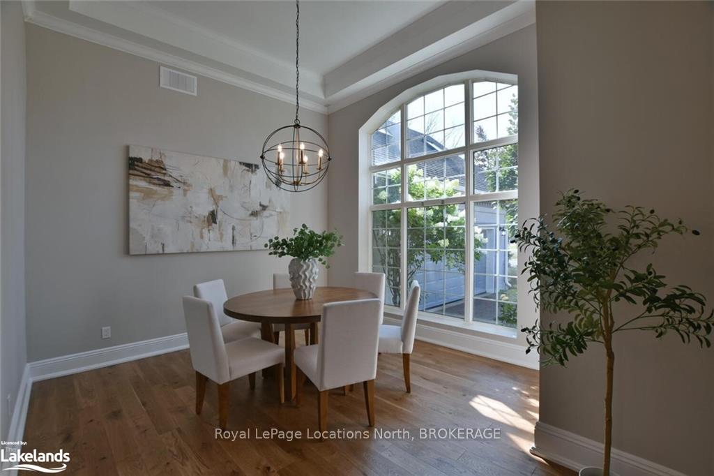 Photo 13 of 4 Laurel Boulevard, Collingwood — HOMEH
