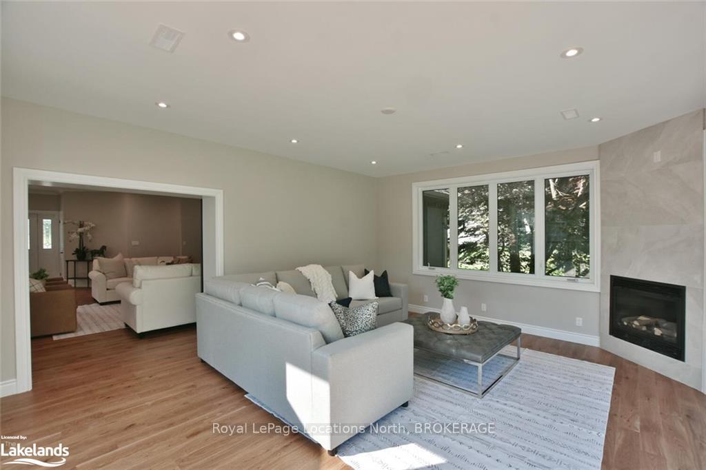 Photo 16 of 4 Laurel Boulevard, Collingwood — HOMEH