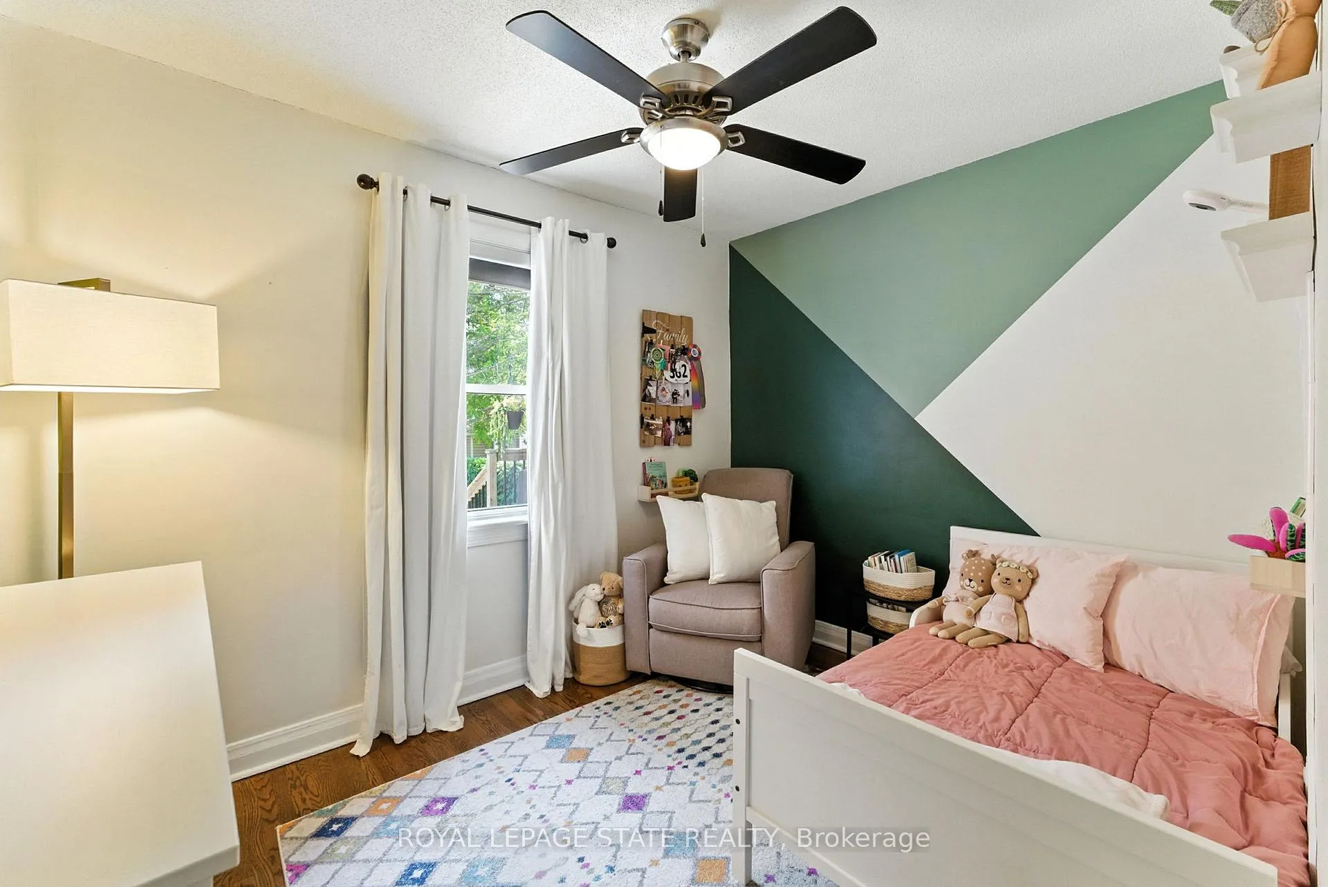Photo 21 of 93 Highcliffe Avenue, Hamilton, Centremount — HOMEH