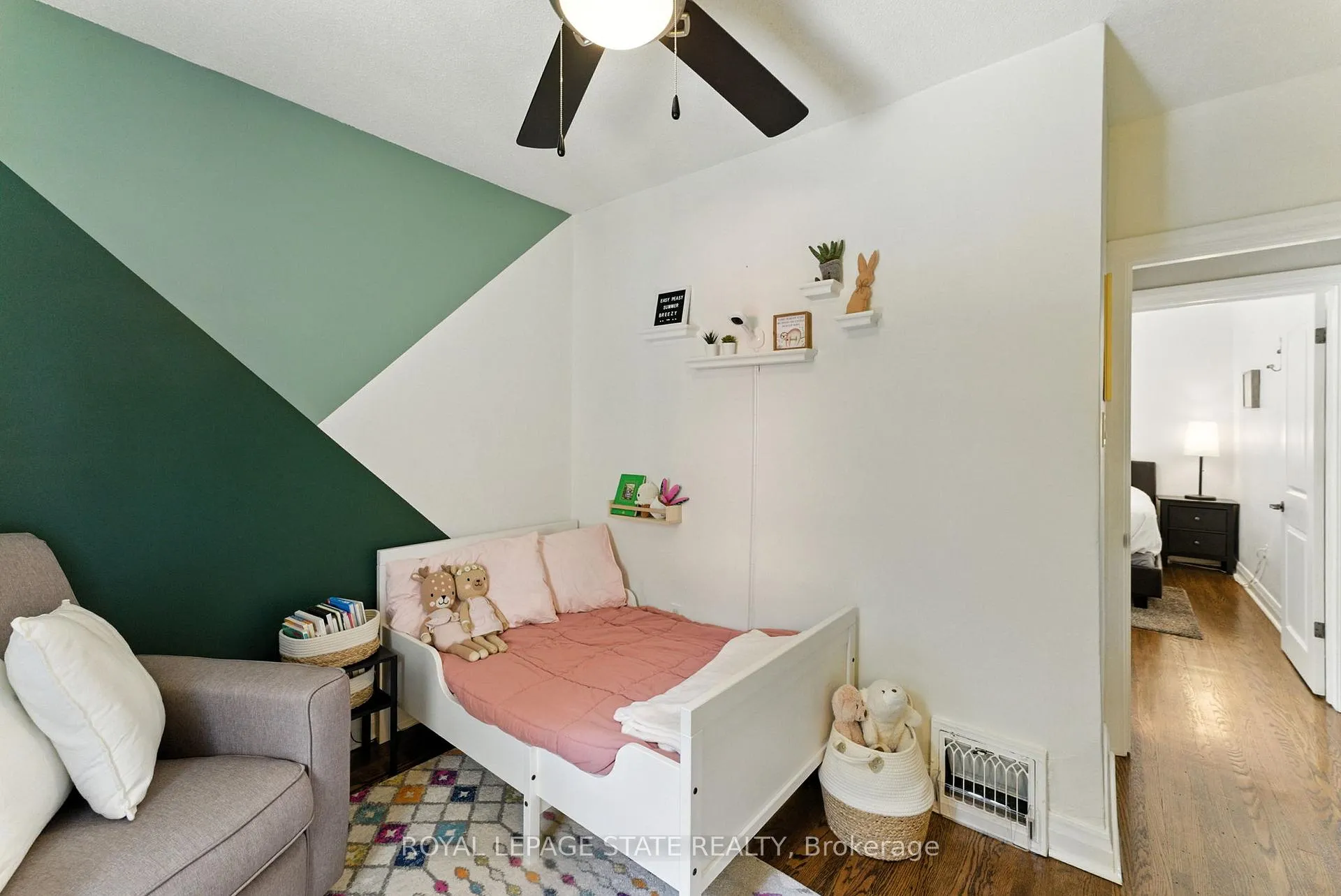 Photo 22 of 93 Highcliffe Avenue, Hamilton, Centremount — HOMEH