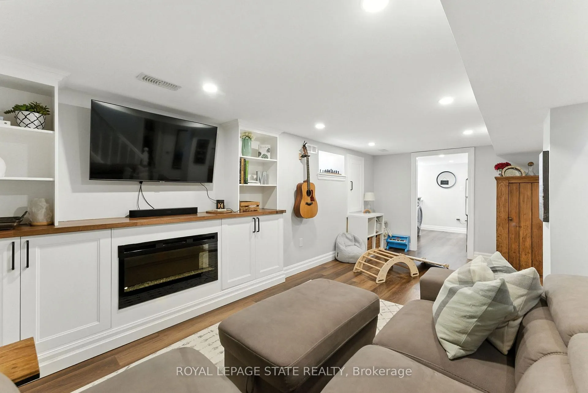 Photo 27 of 93 Highcliffe Avenue, Hamilton, Centremount — HOMEH