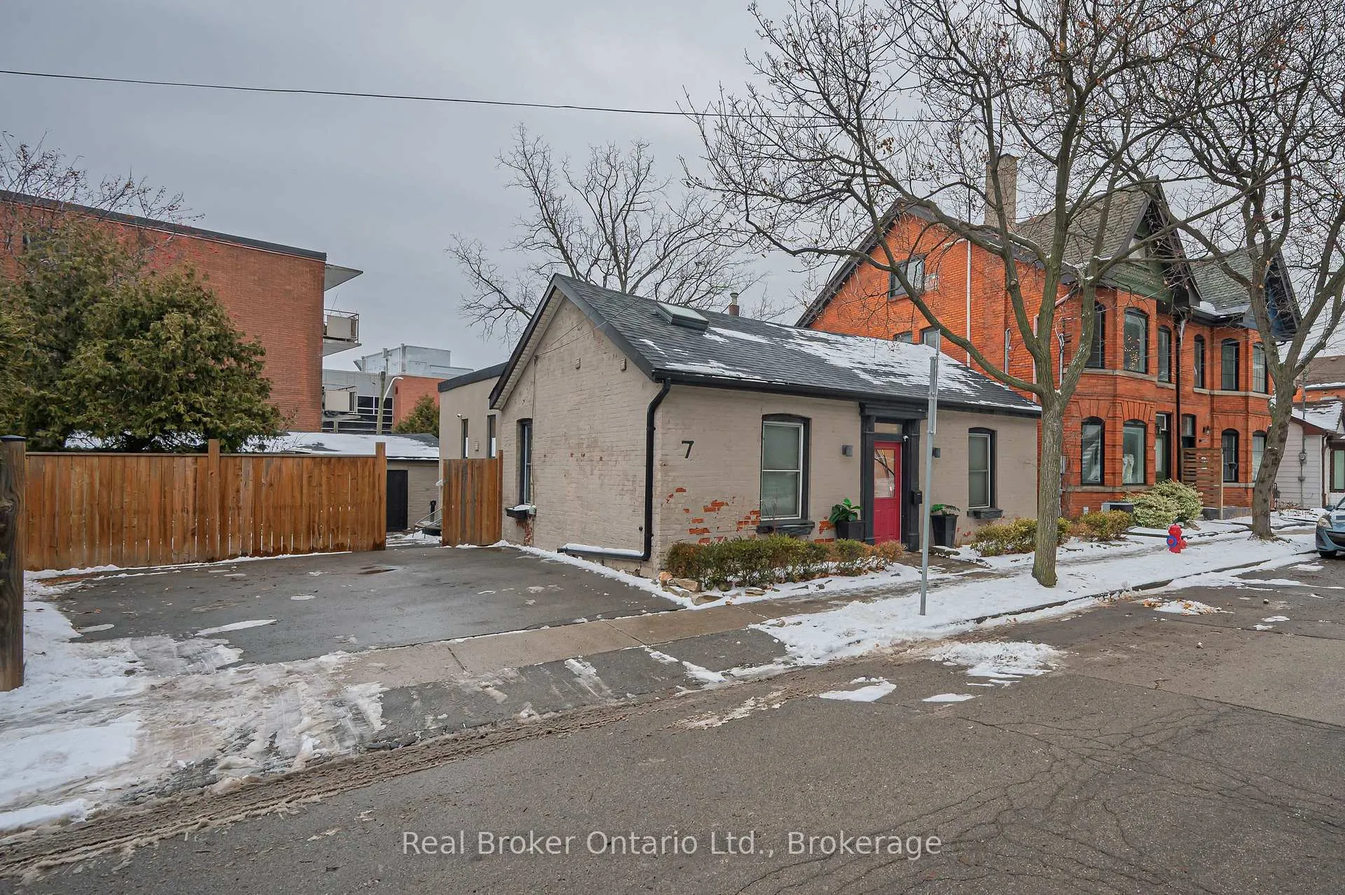 Photo 1 of 7 Foster Street, Hamilton, Corktown — HOMEH