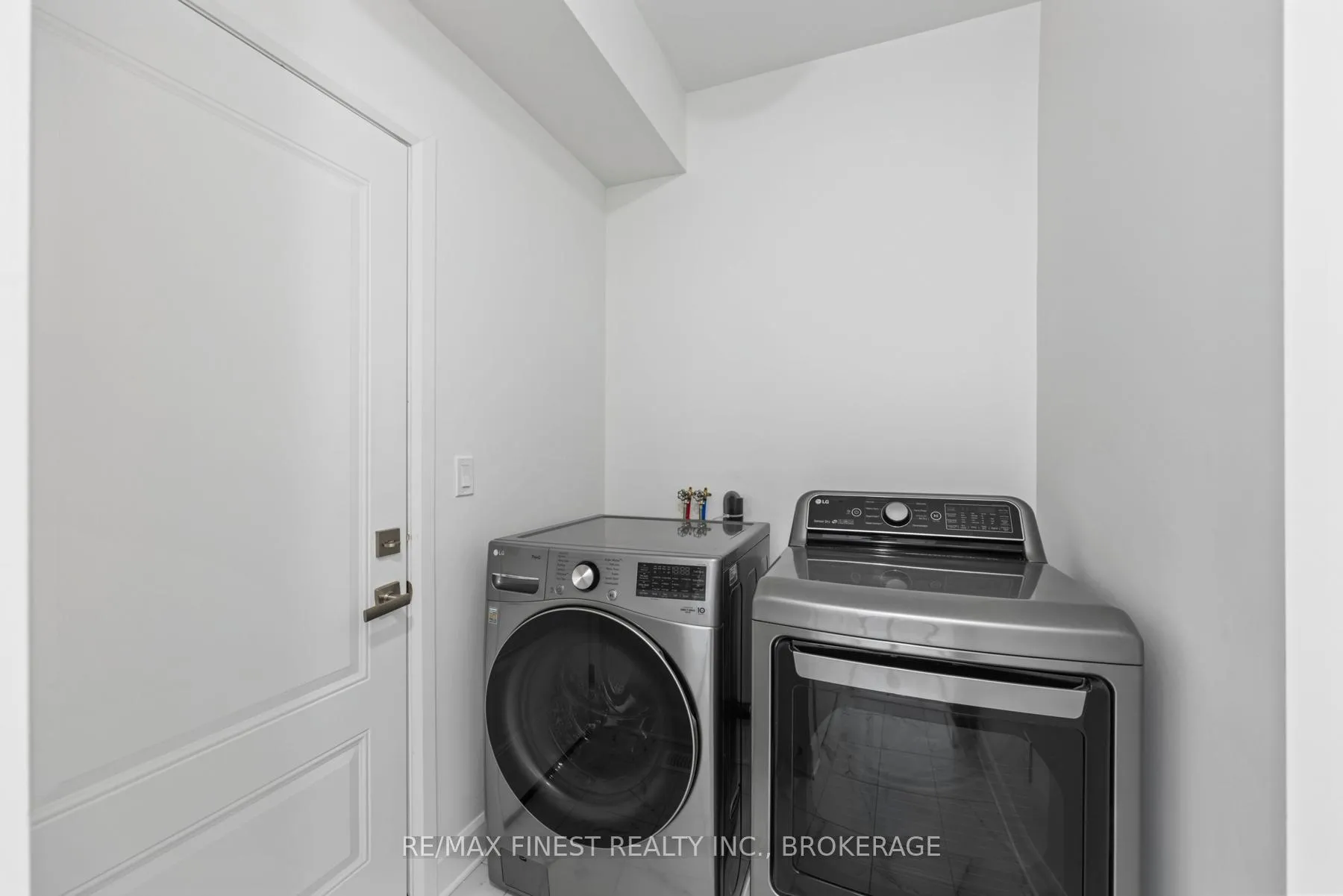 Photo 11 of 1540 Davenport Crescent, Kingston, City Northwest — HOMEH