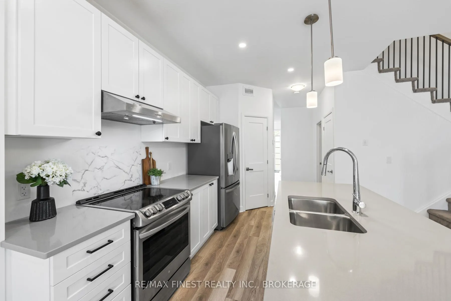 Photo 15 of 1540 Davenport Crescent, Kingston, City Northwest — HOMEH