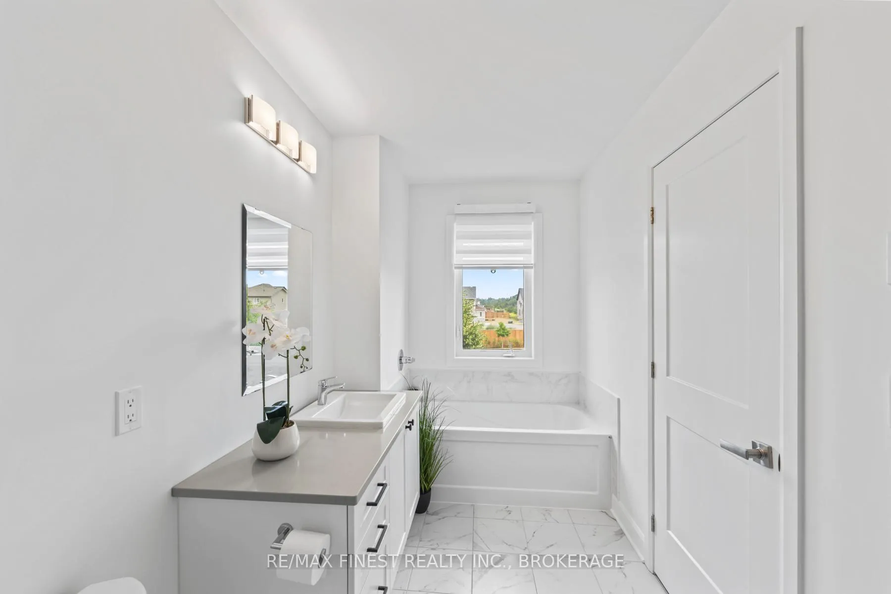 Photo 32 of 1540 Davenport Crescent, Kingston, City Northwest — HOMEH