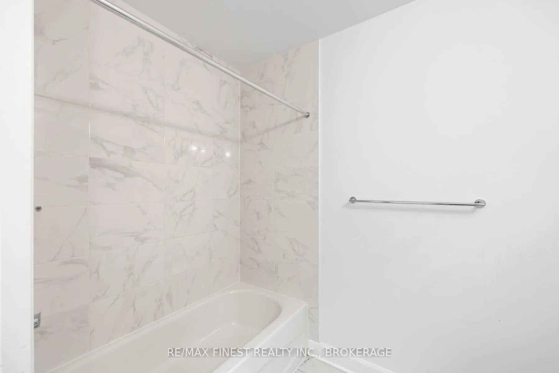 Photo 35 of 1540 Davenport Crescent, Kingston, City Northwest — HOMEH
