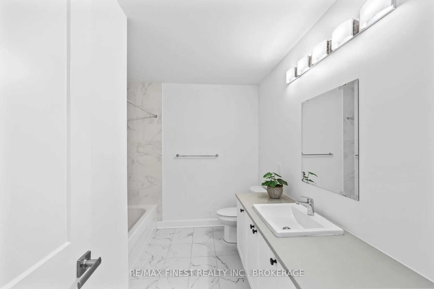 Photo 36 of 1540 Davenport Crescent, Kingston, City Northwest — HOMEH
