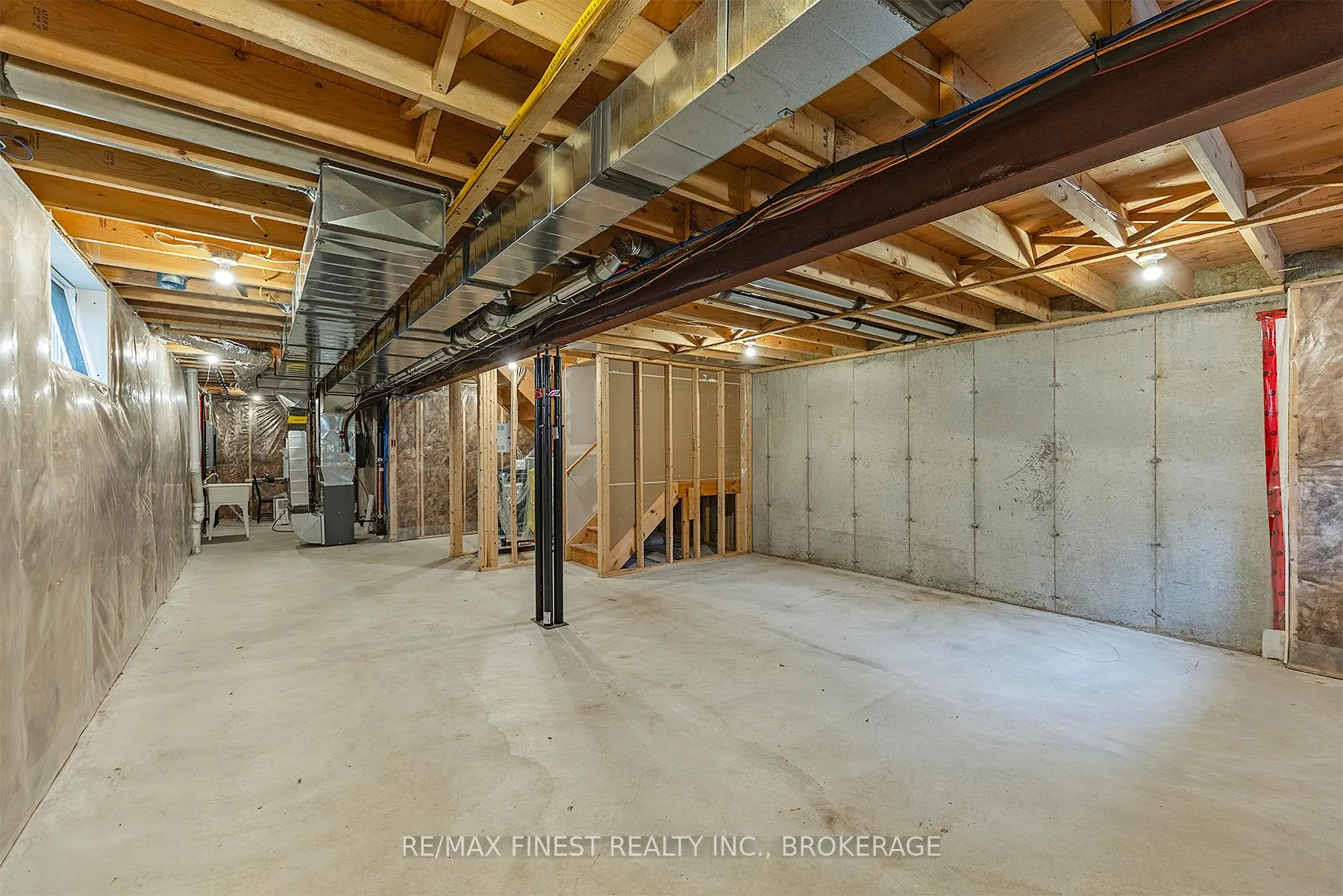 Photo 42 of 1540 Davenport Crescent, Kingston, City Northwest — HOMEH