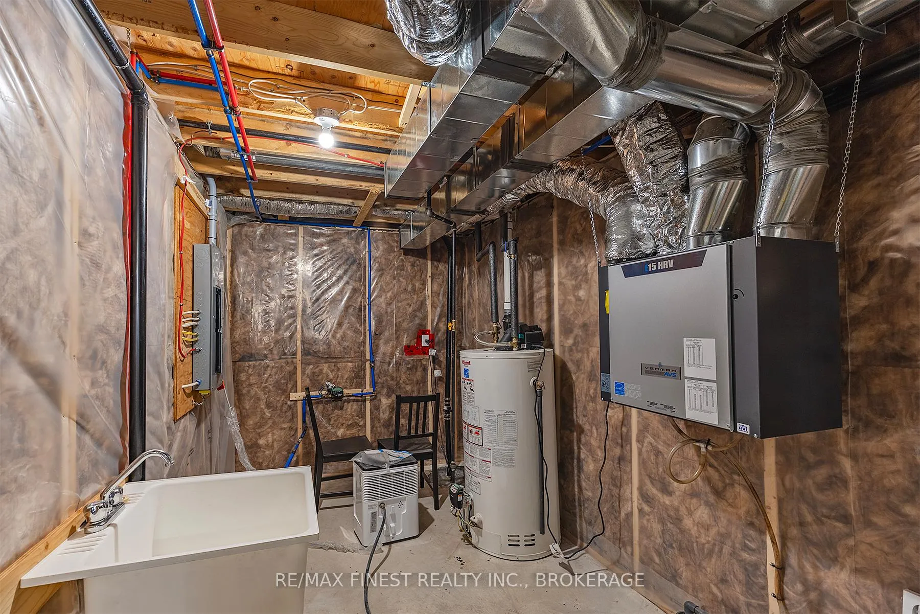 Photo 44 of 1540 Davenport Crescent, Kingston, City Northwest — HOMEH