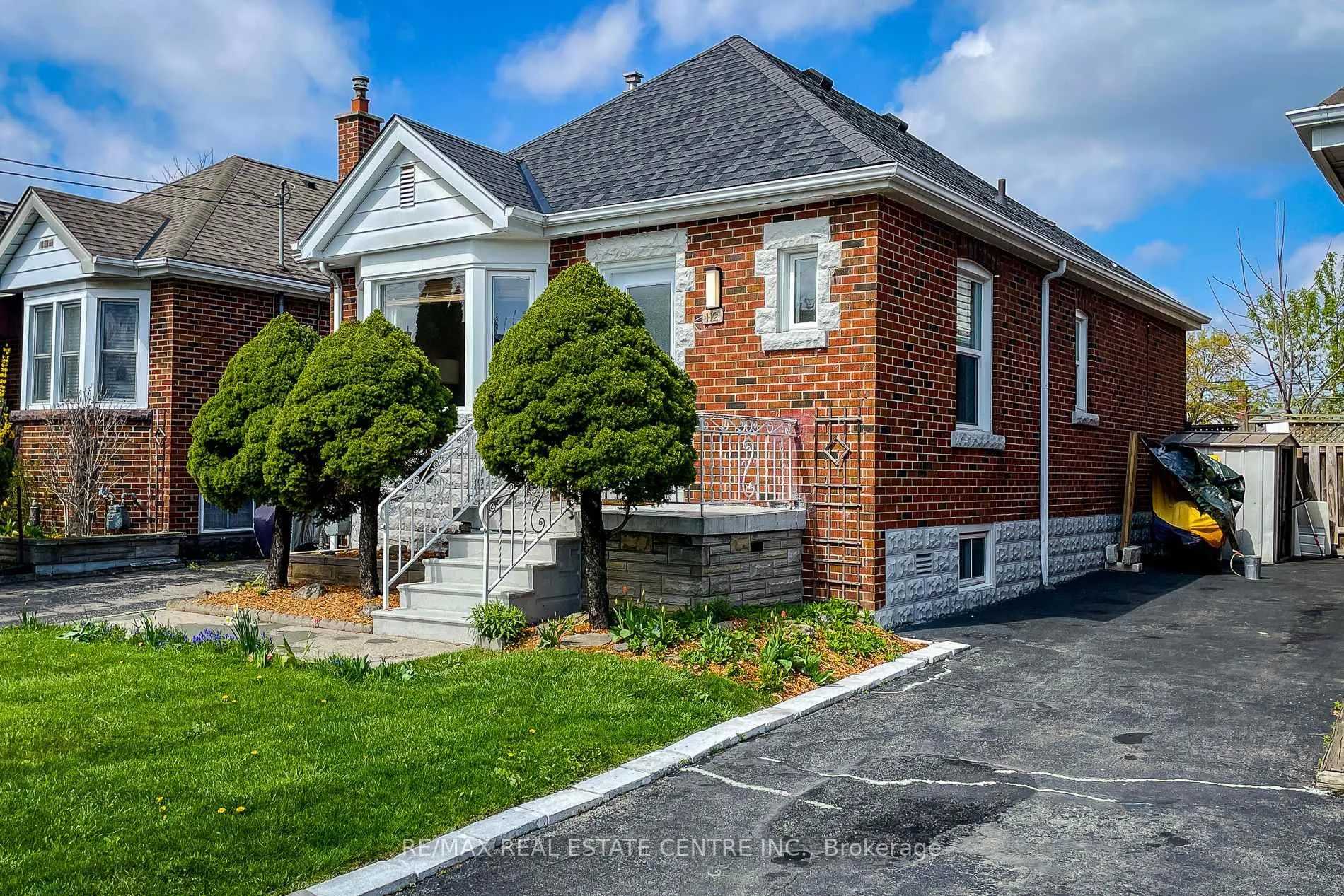 Photo 2 of 112 Tragina Avenue S, Hamilton, Bartonville — HOMEH