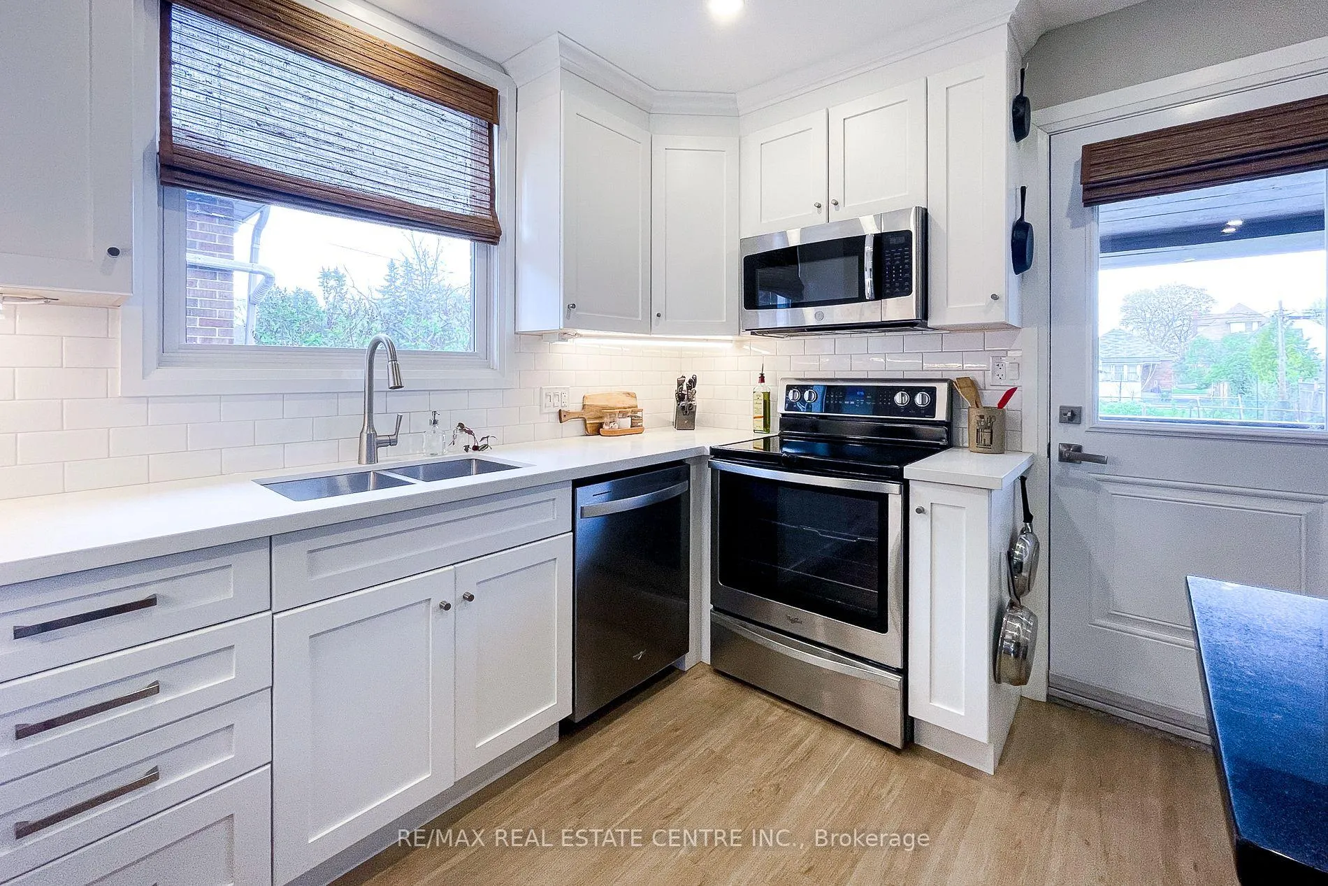 Photo 6 of 112 Tragina Avenue S, Hamilton, Bartonville — HOMEH