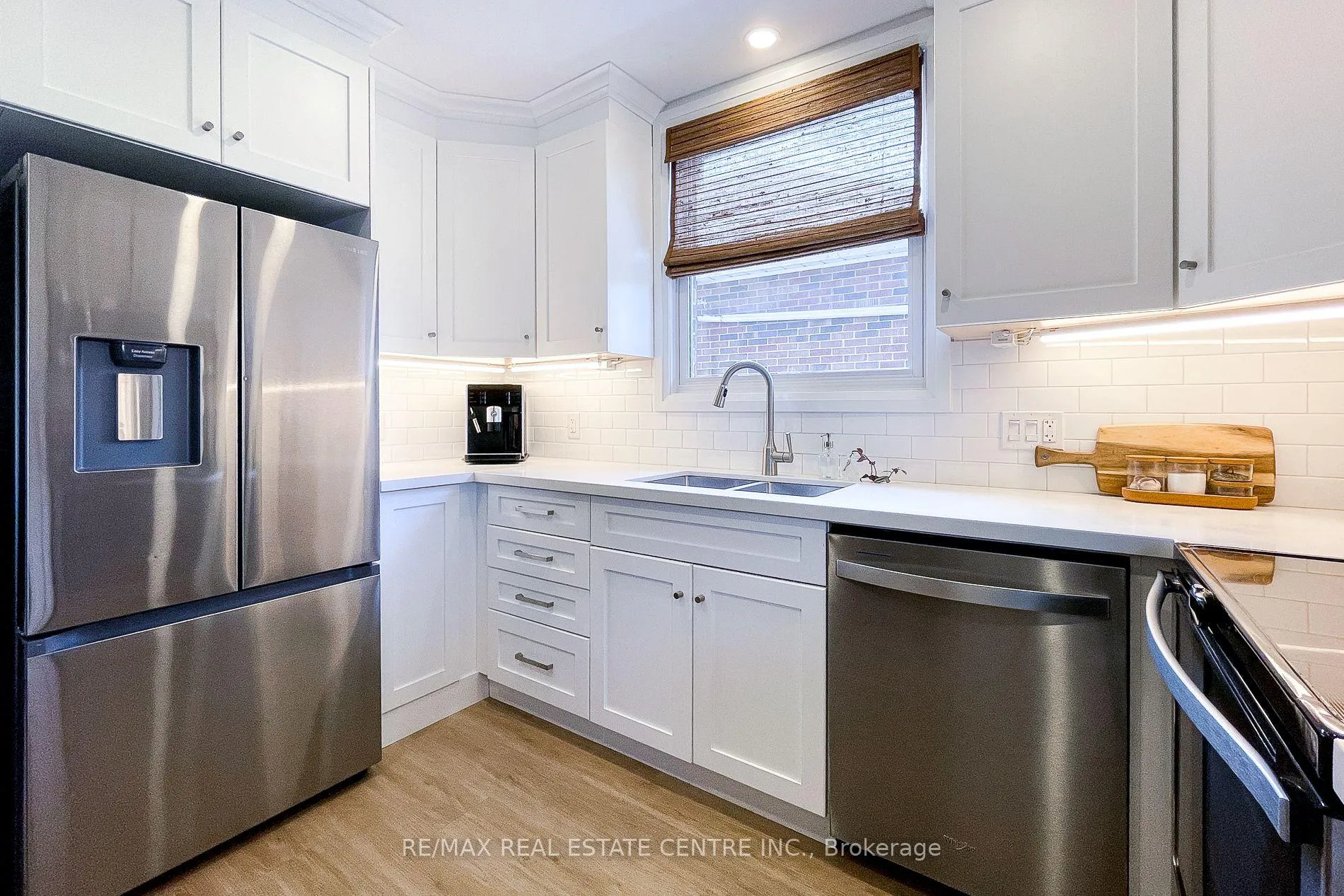 Photo 7 of 112 Tragina Avenue S, Hamilton, Bartonville — HOMEH