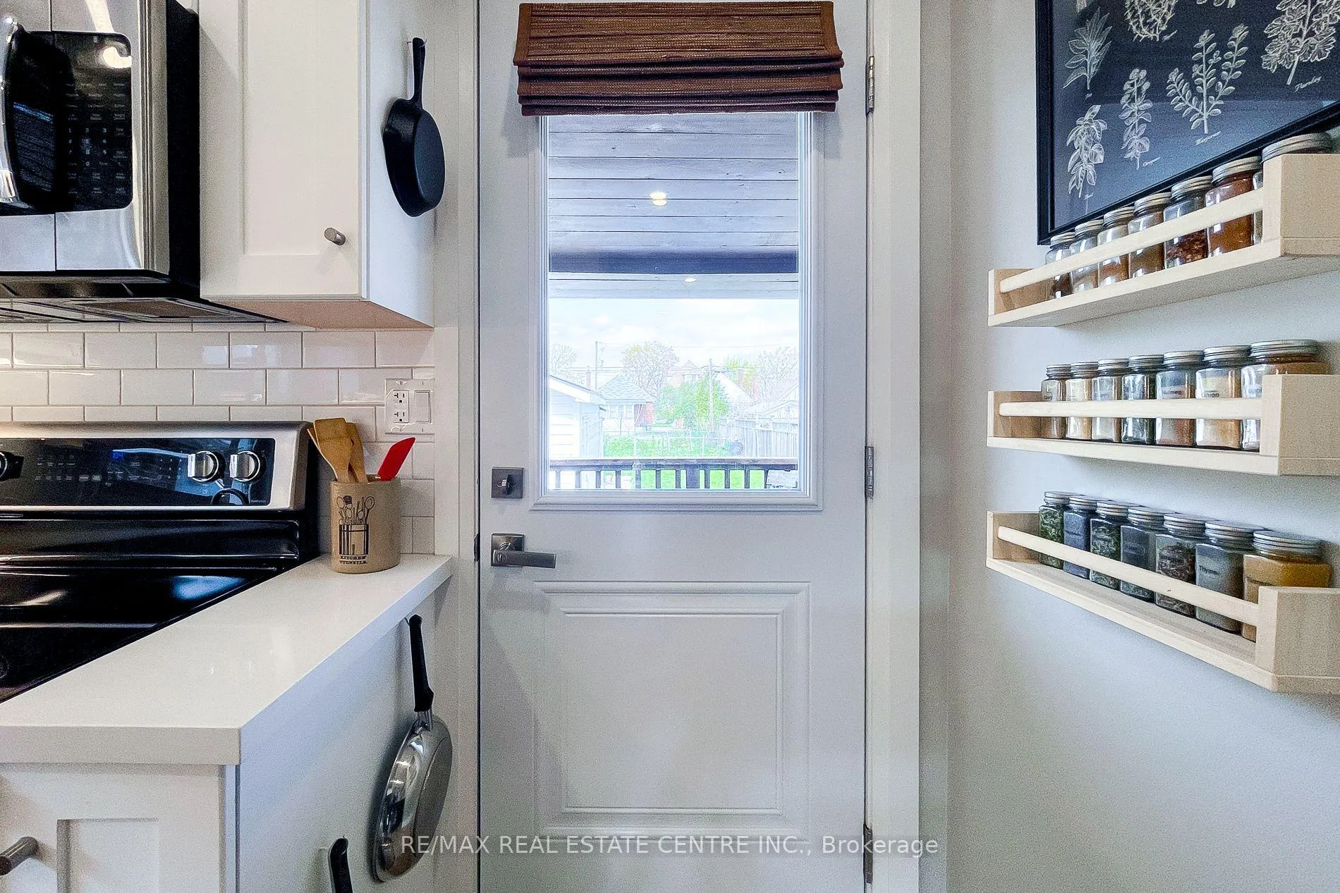 Photo 12 of 112 Tragina Avenue S, Hamilton, Bartonville — HOMEH
