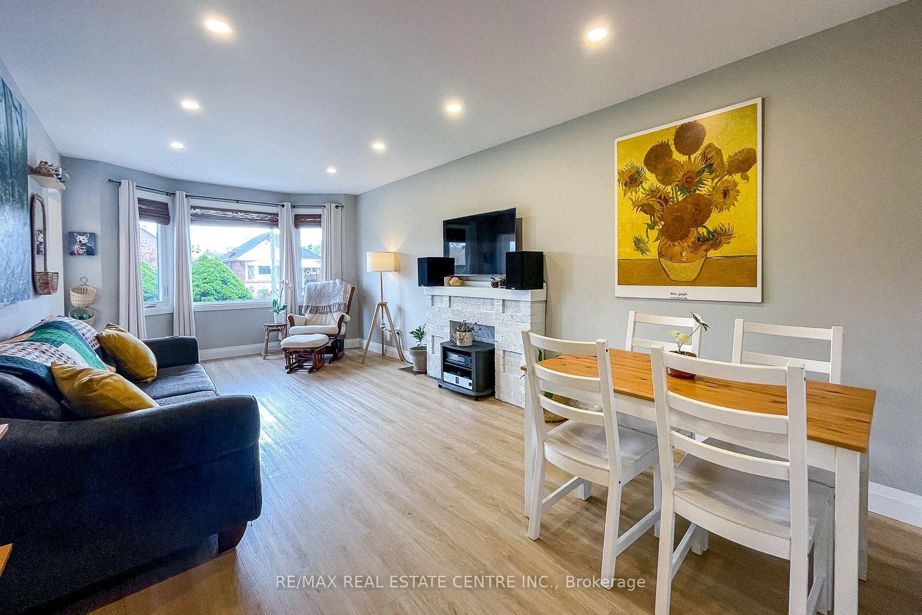 Photo 14 of 112 Tragina Avenue S, Hamilton, Bartonville — HOMEH