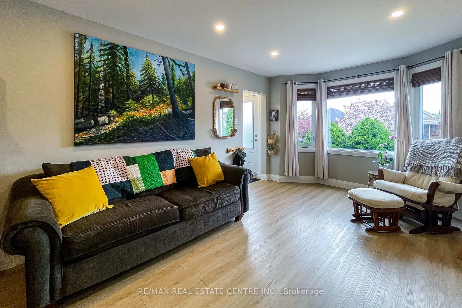 Photo 17 of 112 Tragina Avenue S, Hamilton, Bartonville — HOMEH