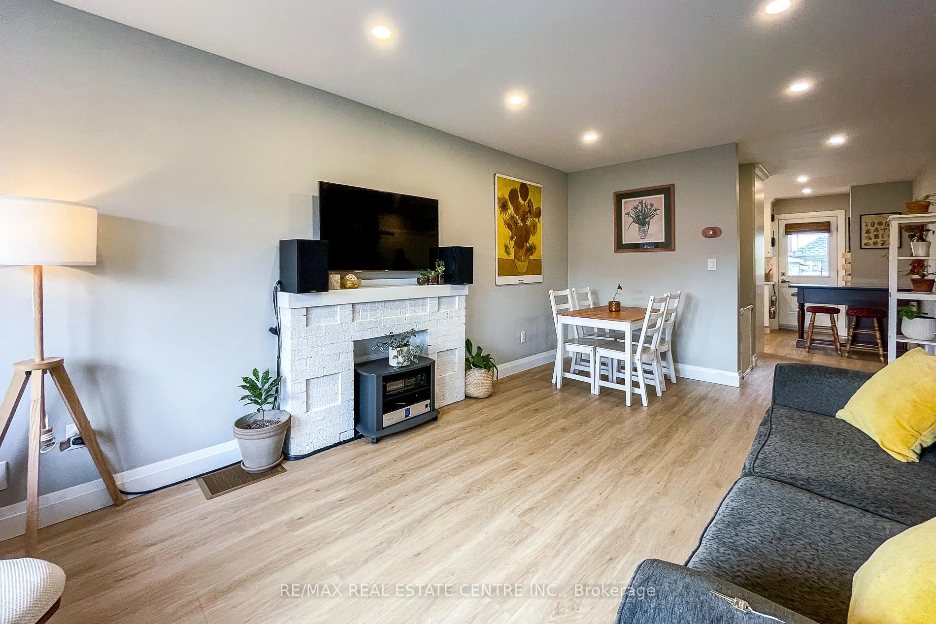 Photo 20 of 112 Tragina Avenue S, Hamilton, Bartonville — HOMEH