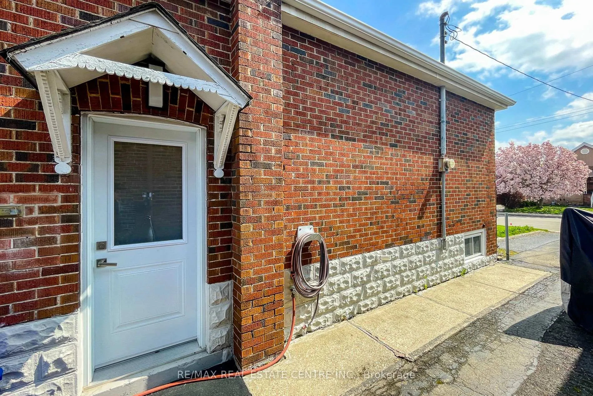 Photo 34 of 112 Tragina Avenue S, Hamilton, Bartonville — HOMEH