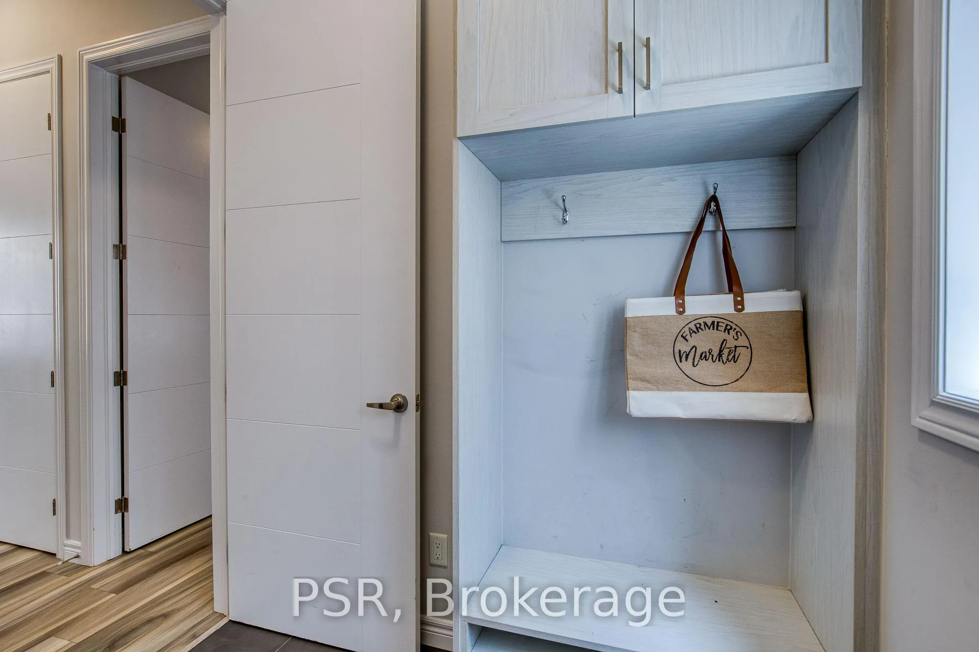 Photo 22 of 80 Arlington Parkway, Brant, Paris — HOMEH