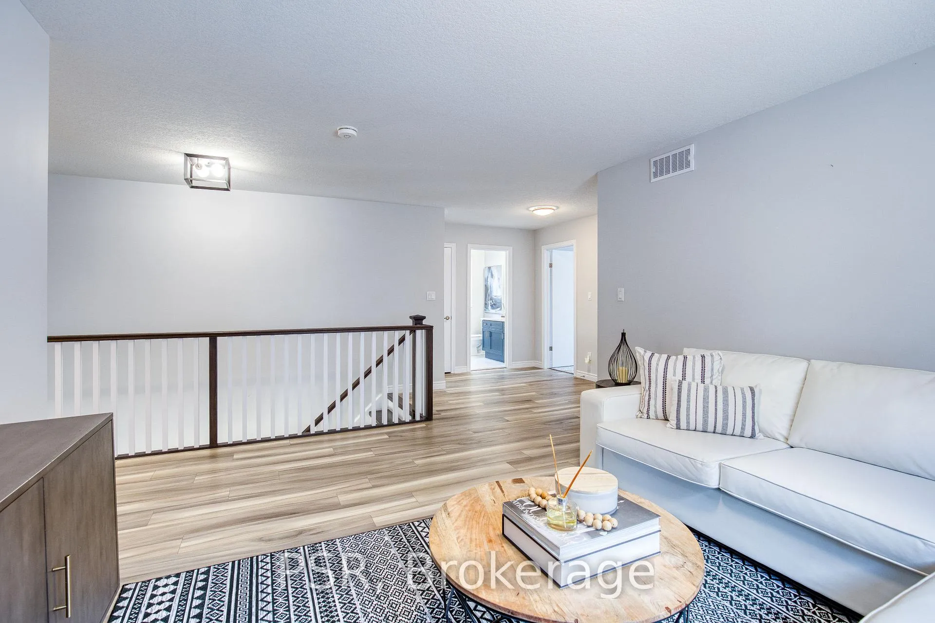 Photo 26 of 80 Arlington Parkway, Brant, Paris — HOMEH