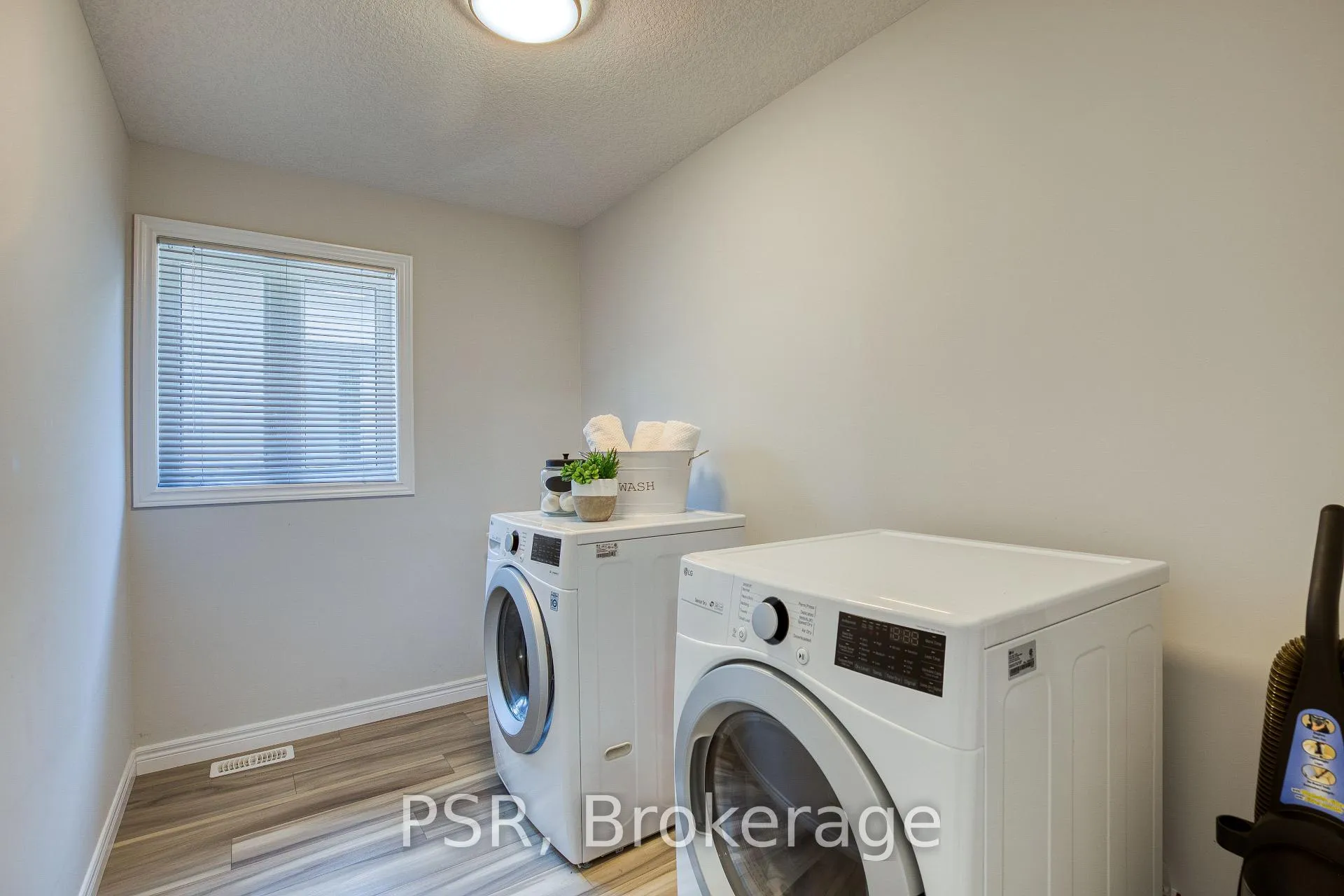 Photo 27 of 80 Arlington Parkway, Brant, Paris — HOMEH