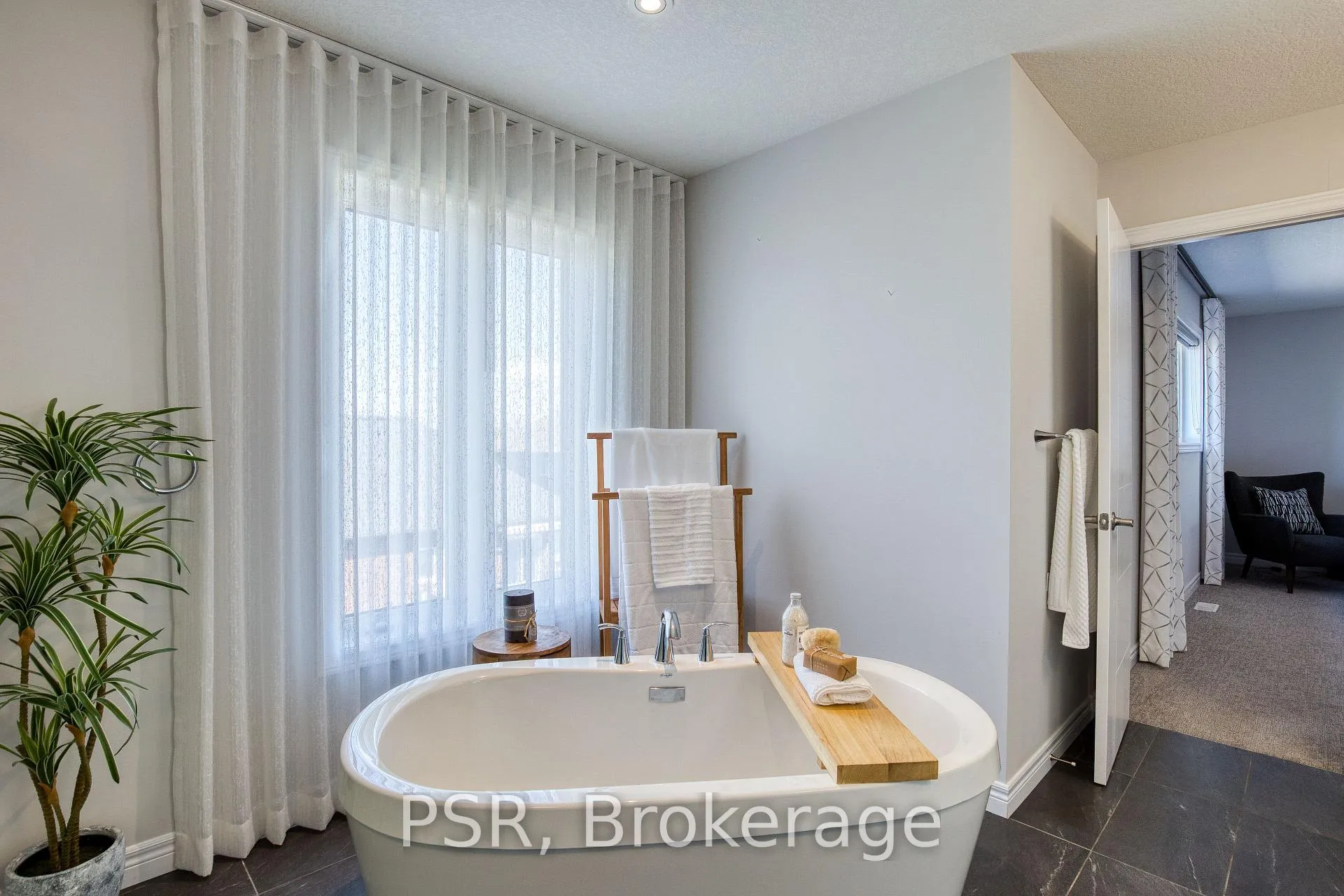 Photo 32 of 80 Arlington Parkway, Brant, Paris — HOMEH