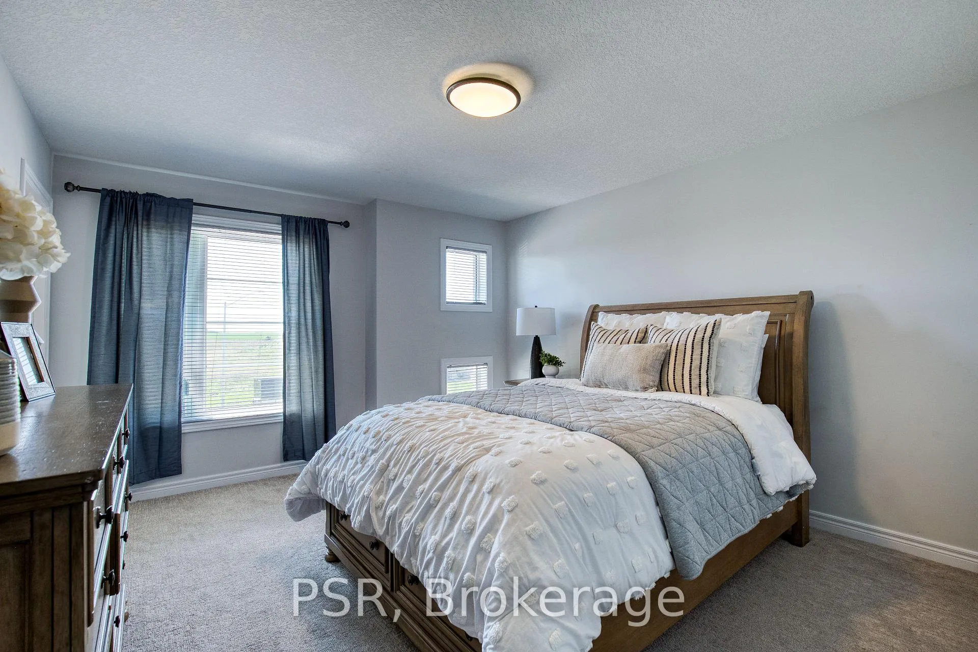 Photo 34 of 80 Arlington Parkway, Brant, Paris — HOMEH