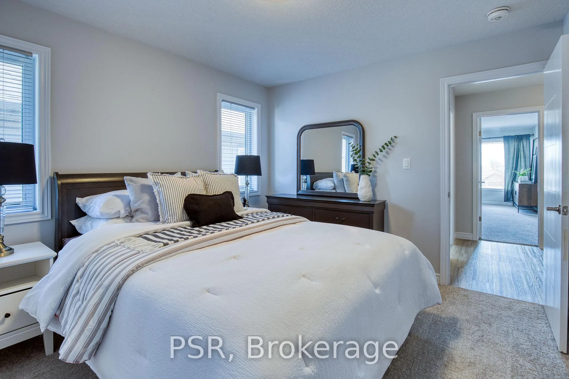 Photo 43 of 80 Arlington Parkway, Brant, Paris — HOMEH