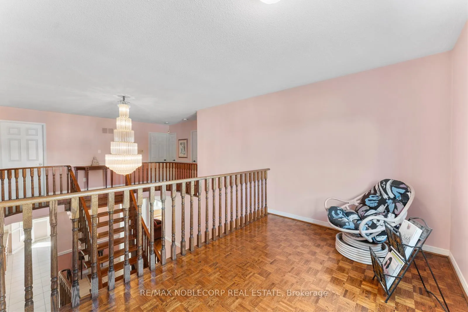 Photo 29 of 19 Castlehill Road, Vaughan, Maple — HOMEH