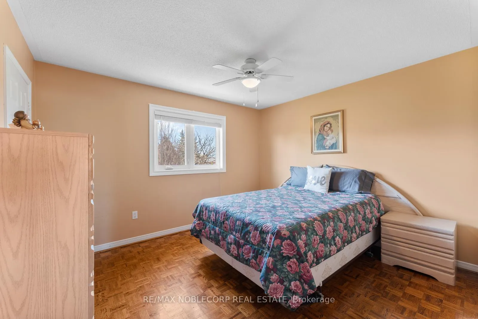 Photo 30 of 19 Castlehill Road, Vaughan, Maple — HOMEH