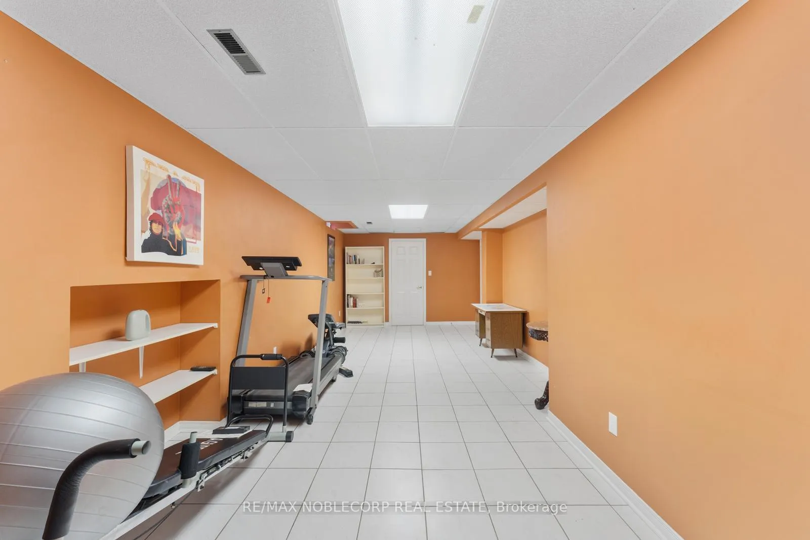 Photo 38 of 19 Castlehill Road, Vaughan, Maple — HOMEH
