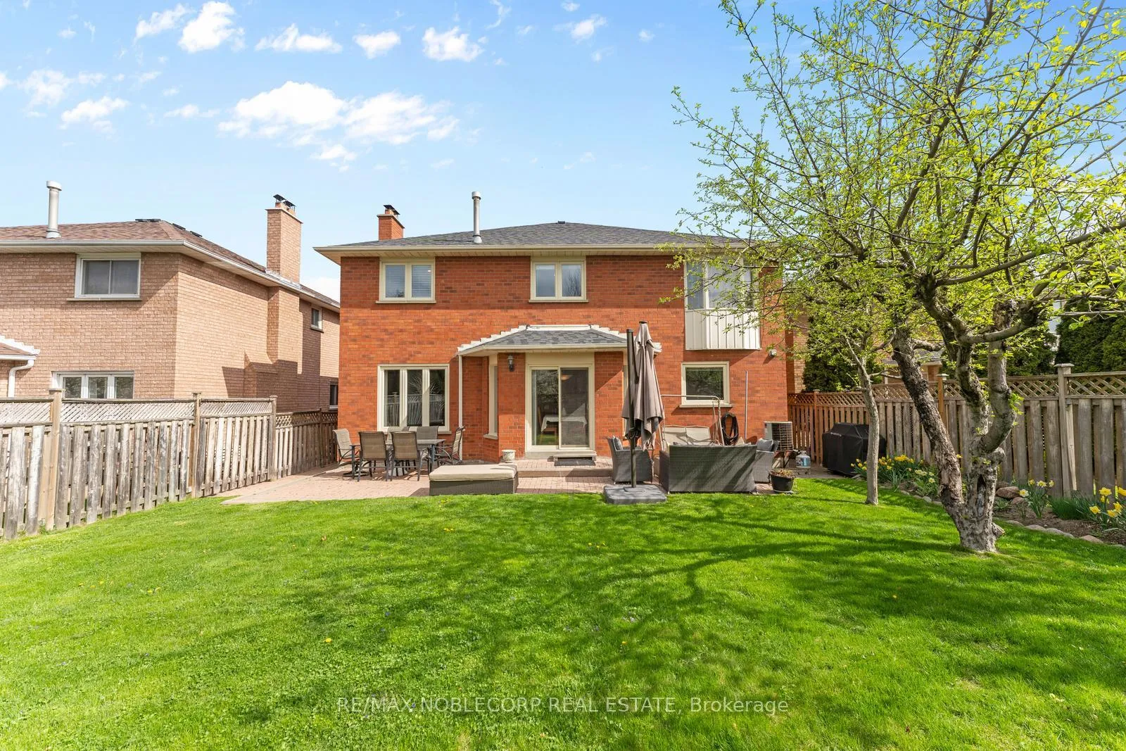 Photo 46 of 19 Castlehill Road, Vaughan, Maple — HOMEH