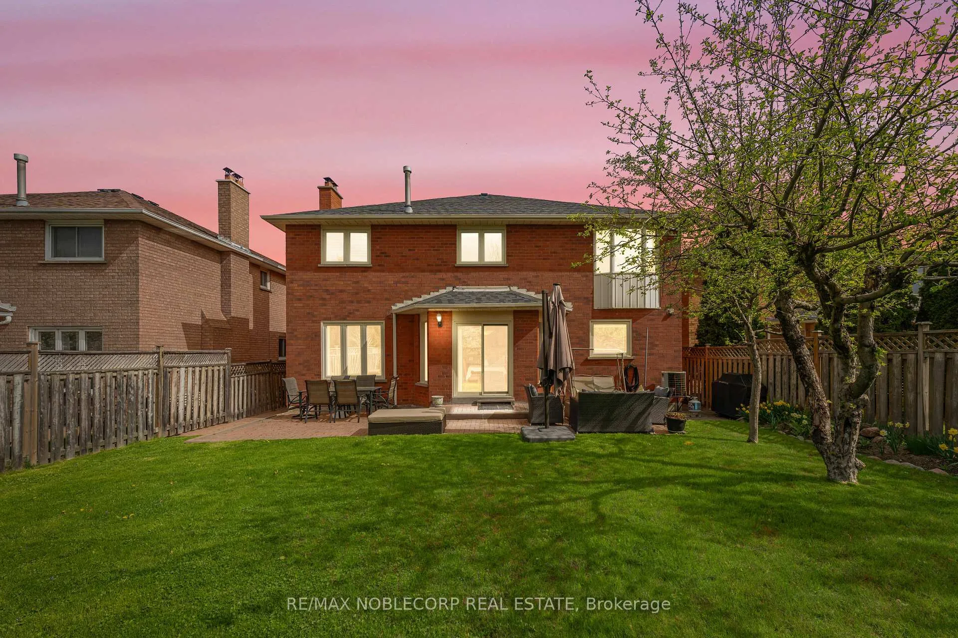 Photo 47 of 19 Castlehill Road, Vaughan, Maple — HOMEH