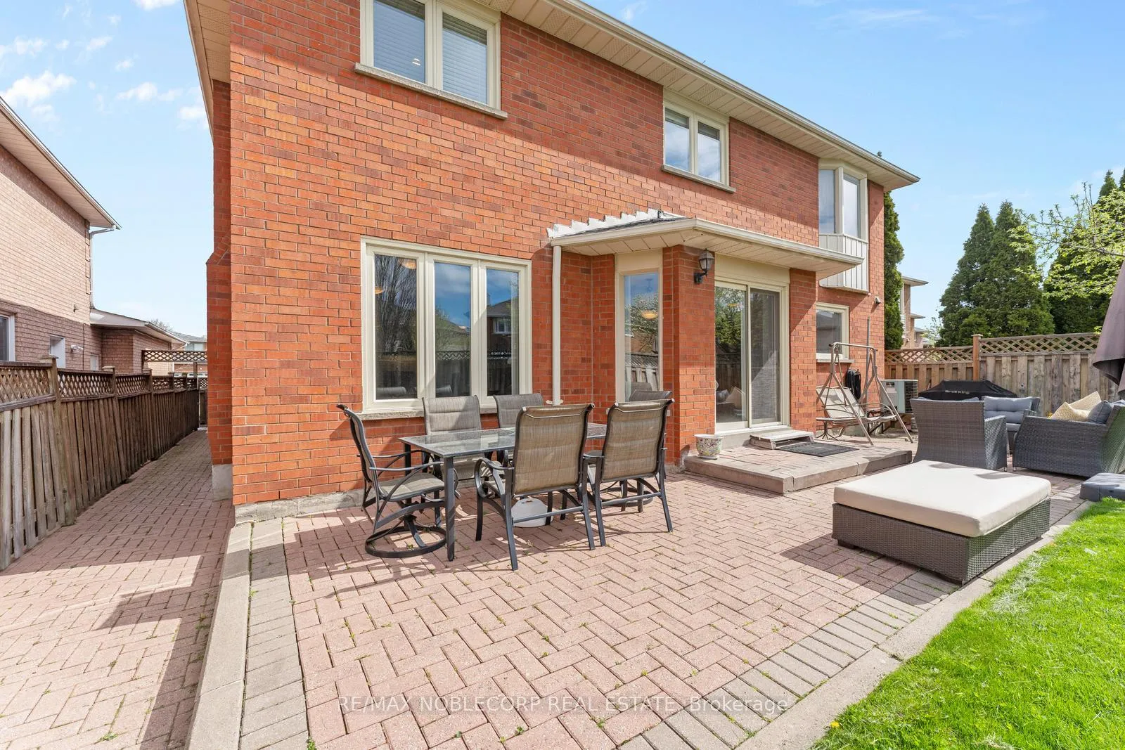 Photo 48 of 19 Castlehill Road, Vaughan, Maple — HOMEH