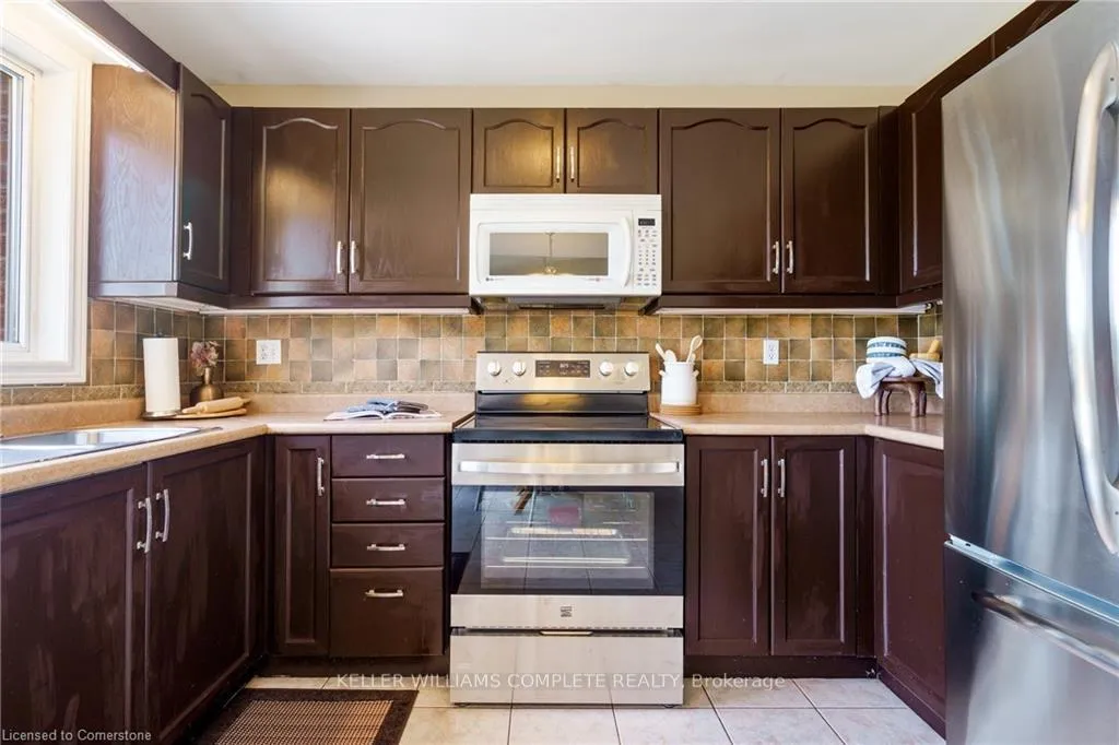 Photo 15 of 42 Grassyplain Drive, Hamilton, Rural Glanbrook — HOMEH