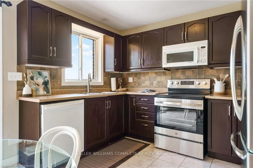 Photo 16 of 42 Grassyplain Drive, Hamilton, Rural Glanbrook — HOMEH