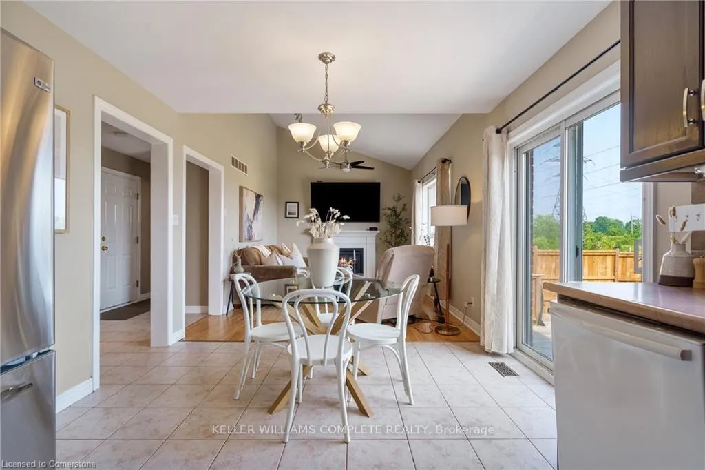 Photo 19 of 42 Grassyplain Drive, Hamilton, Rural Glanbrook — HOMEH