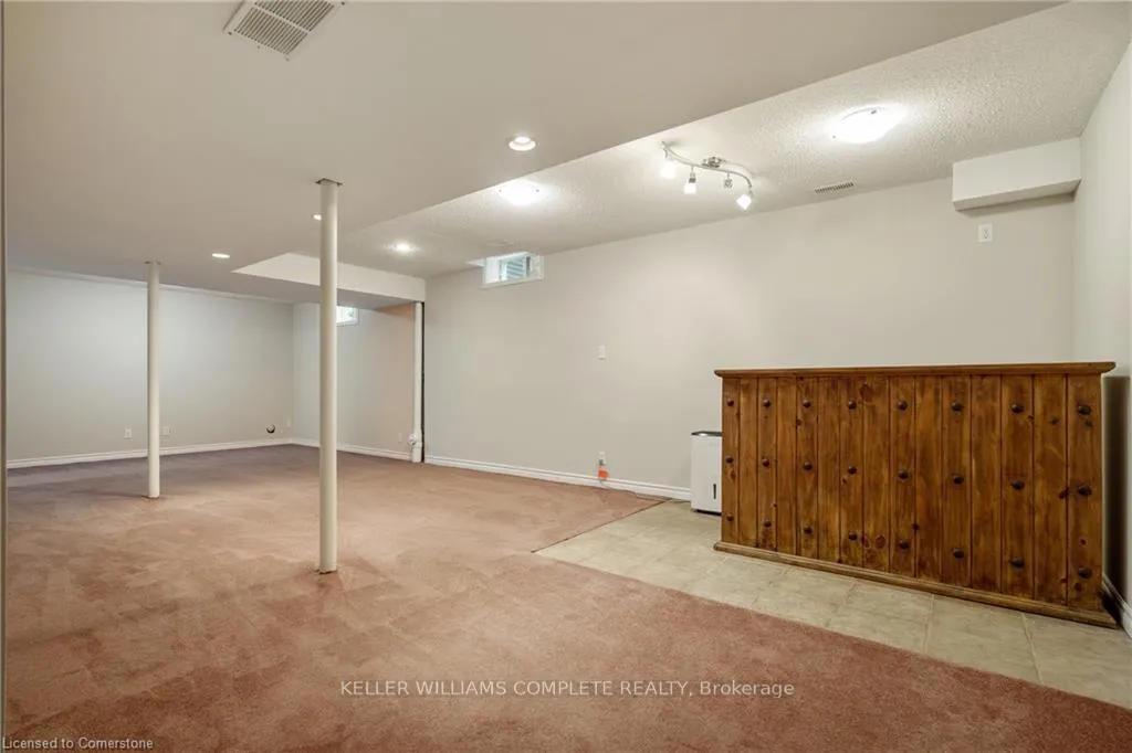 Photo 32 of 42 Grassyplain Drive, Hamilton, Rural Glanbrook — HOMEH