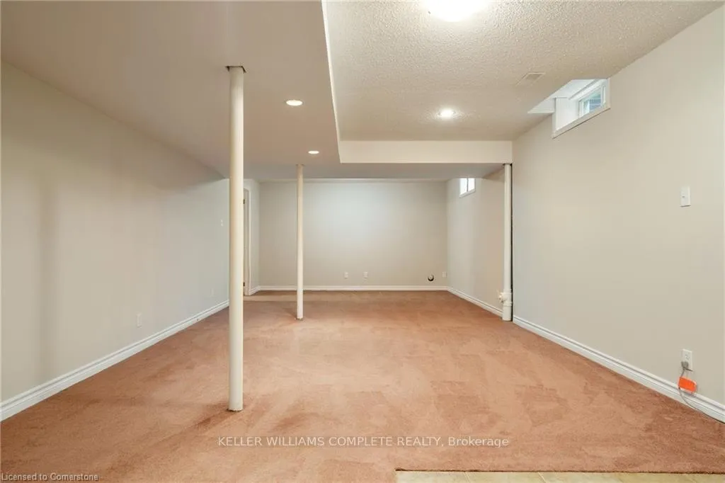Photo 33 of 42 Grassyplain Drive, Hamilton, Rural Glanbrook — HOMEH