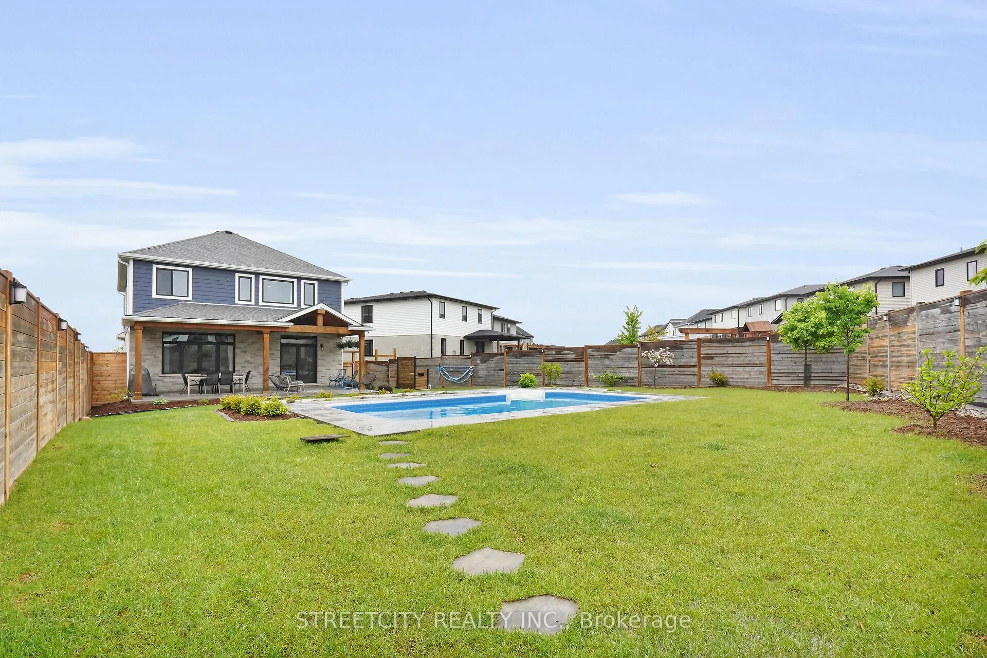 Photo 27 of 4 Locky Lane, Middlesex Centre, Komoka — HOMEH
