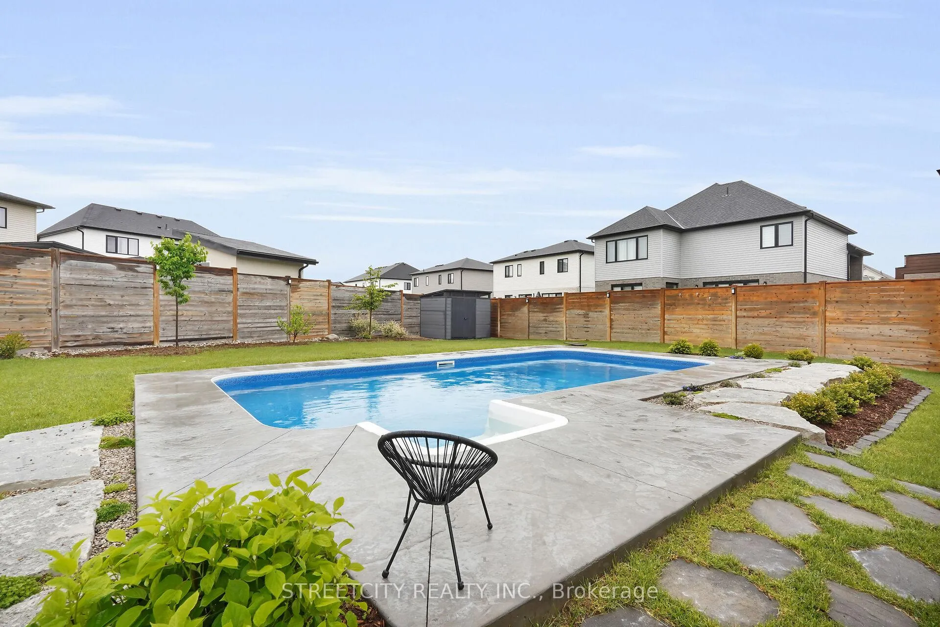 Photo 30 of 4 Locky Lane, Middlesex Centre, Komoka — HOMEH