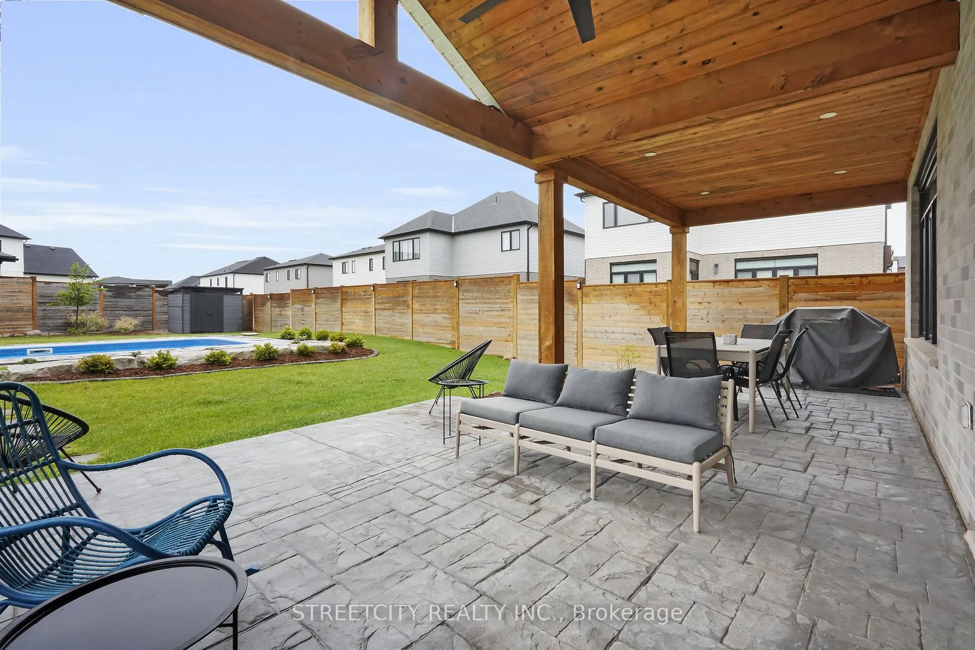 Photo 34 of 4 Locky Lane, Middlesex Centre, Komoka — HOMEH