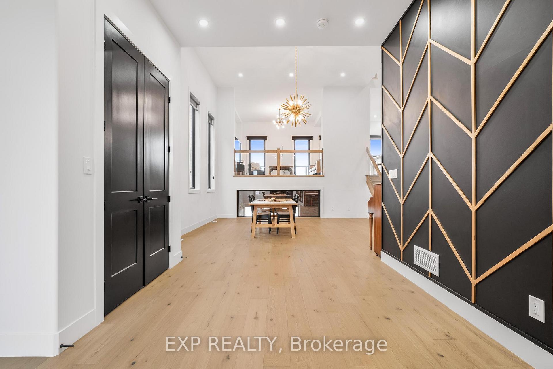 Photo 6 of 50 Grandville Circle, Brant, Paris — HOMEH