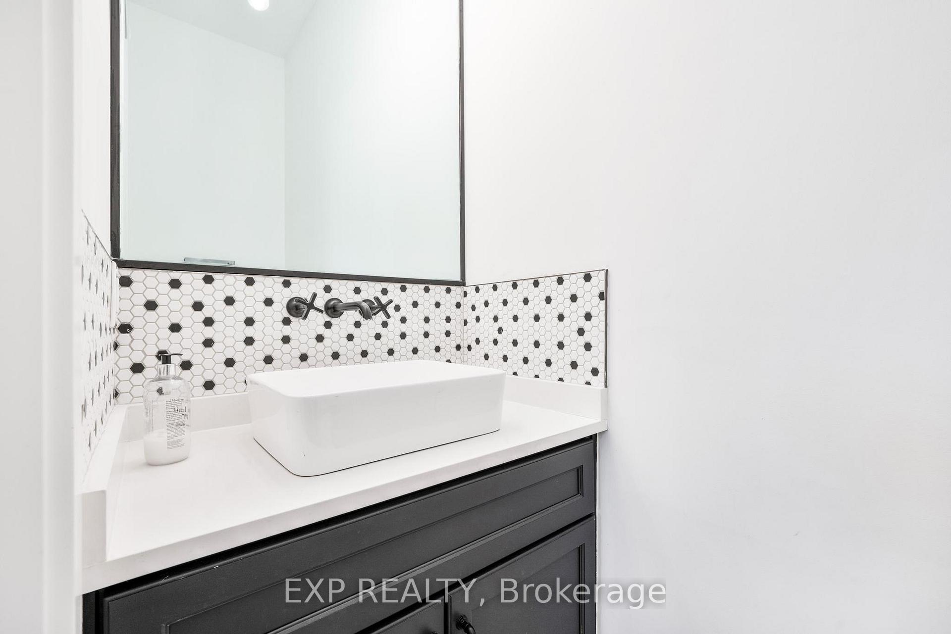 Photo 10 of 50 Grandville Circle, Brant, Paris — HOMEH