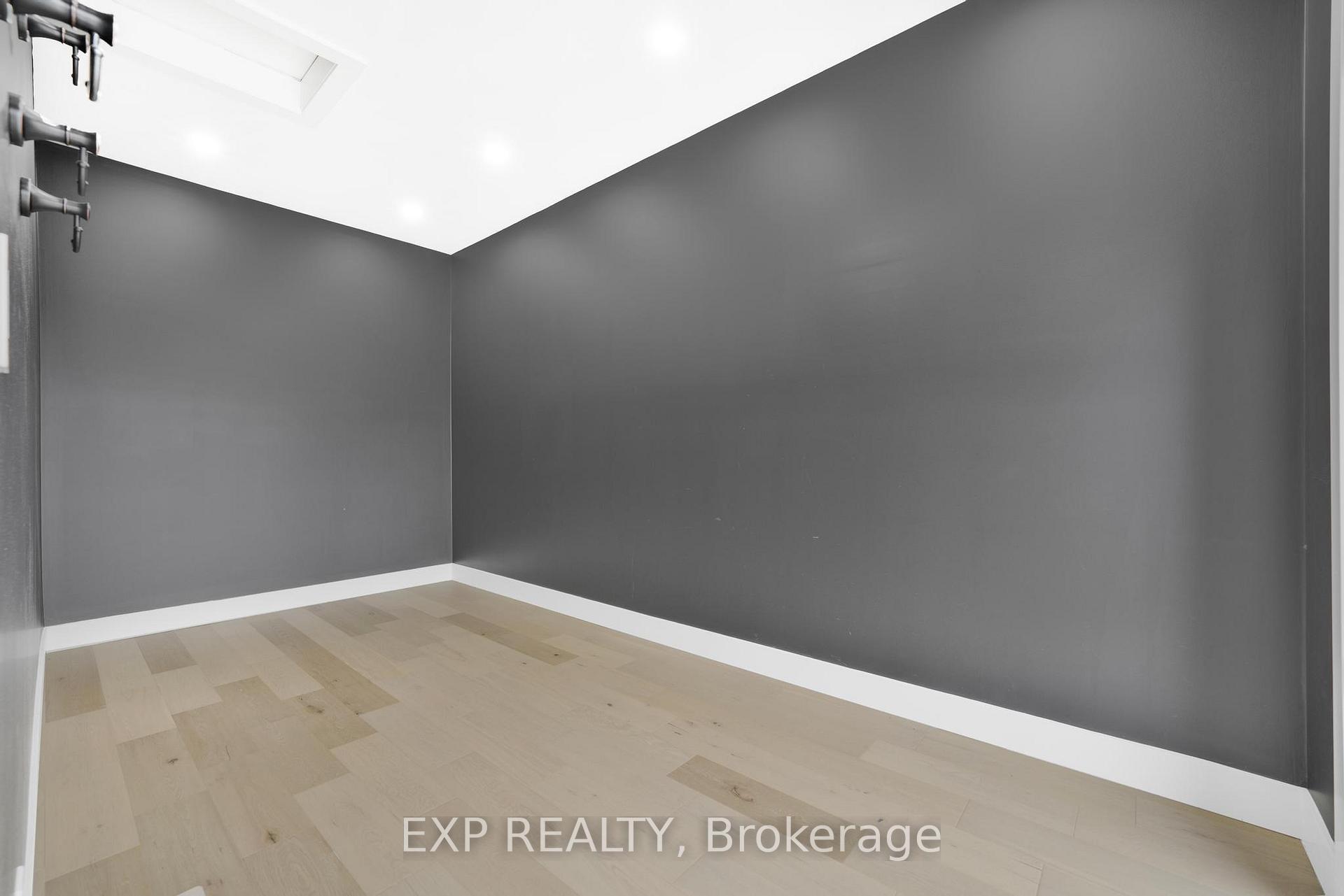 Photo 35 of 50 Grandville Circle, Brant, Paris — HOMEH