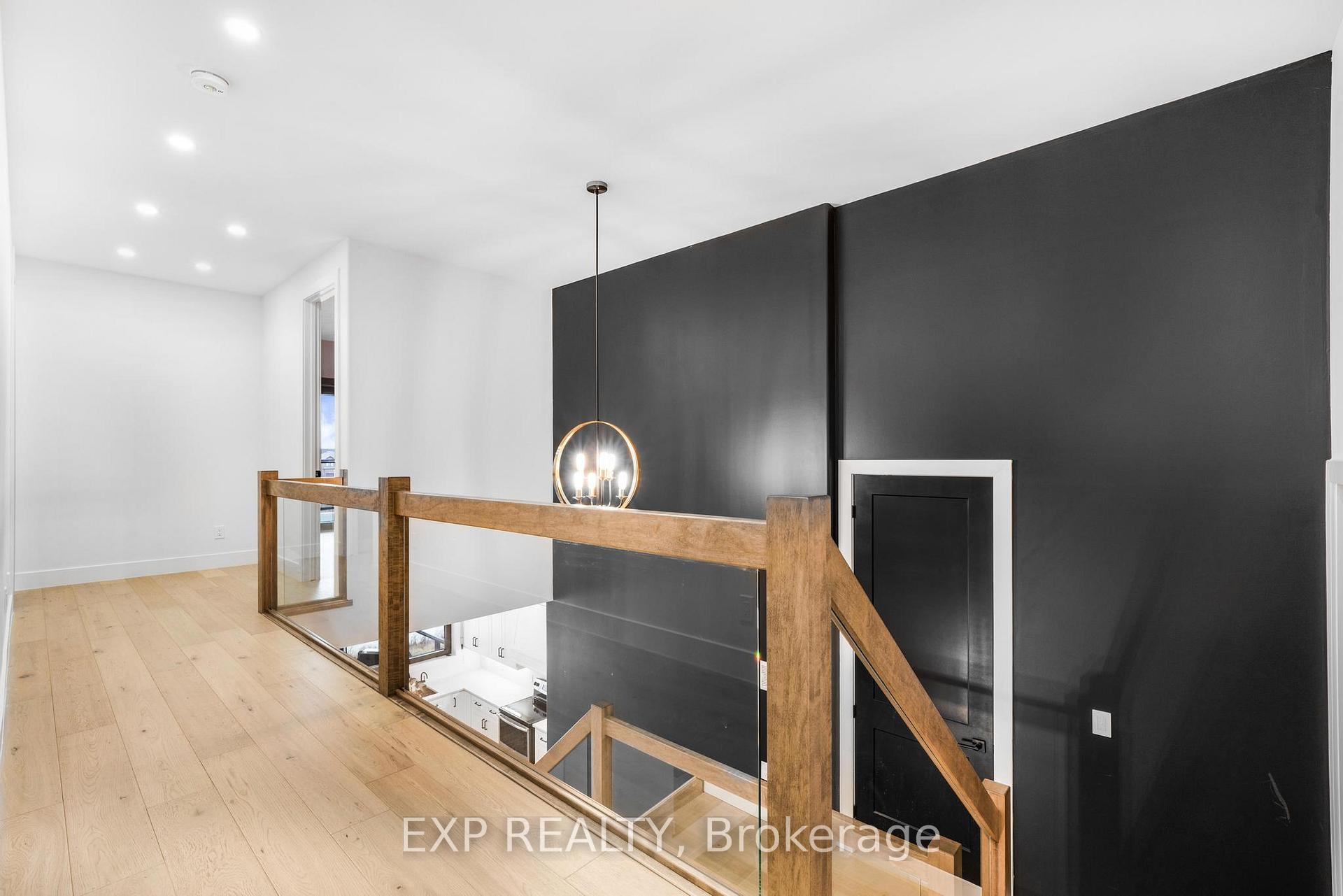 Photo 37 of 50 Grandville Circle, Brant, Paris — HOMEH